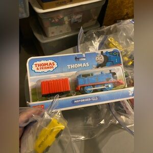 THOMAS AND FRIENDS TRAINS/BUILDINGS/VEHICLES/TRAIN TRACKS/TRACK ACCESSORIES